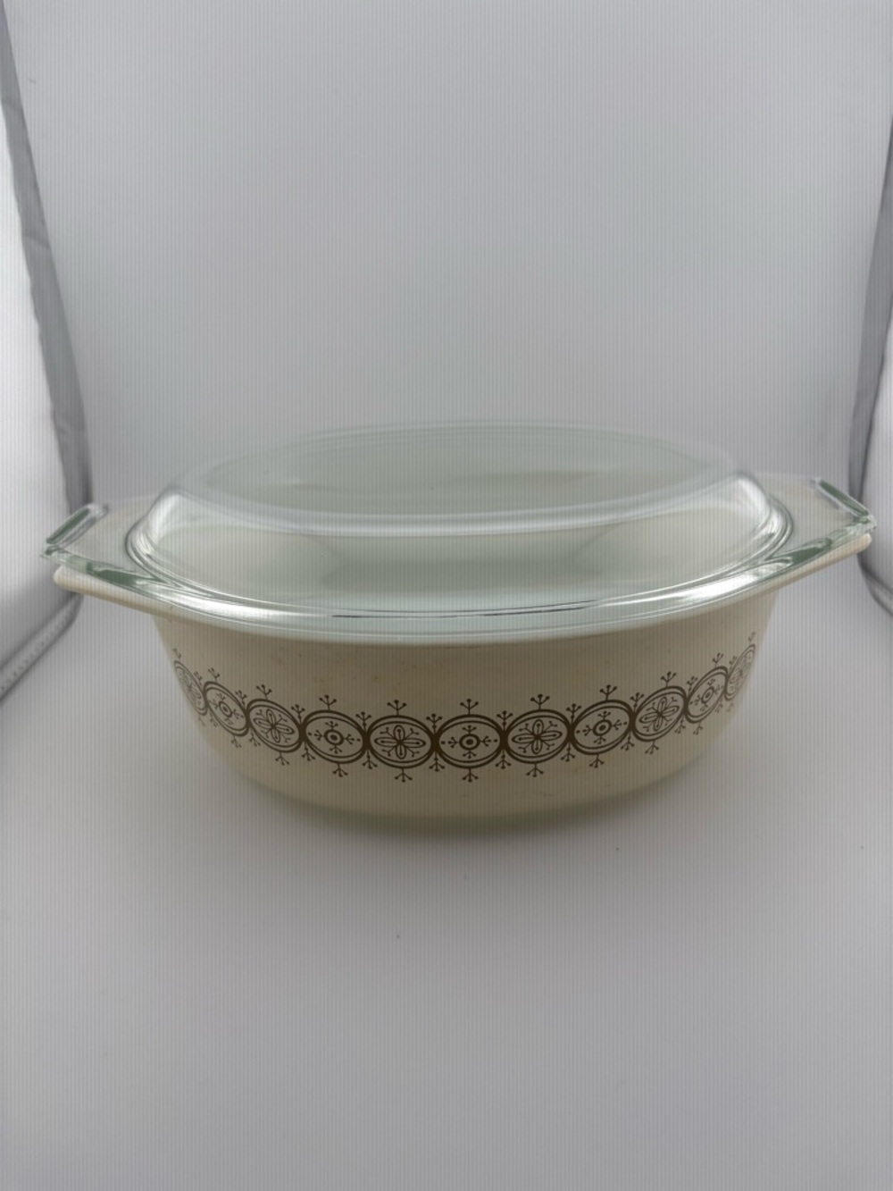 Vintage Pyrex Gold Medallion Casserole Dish 043 1.5 Quart with Lid